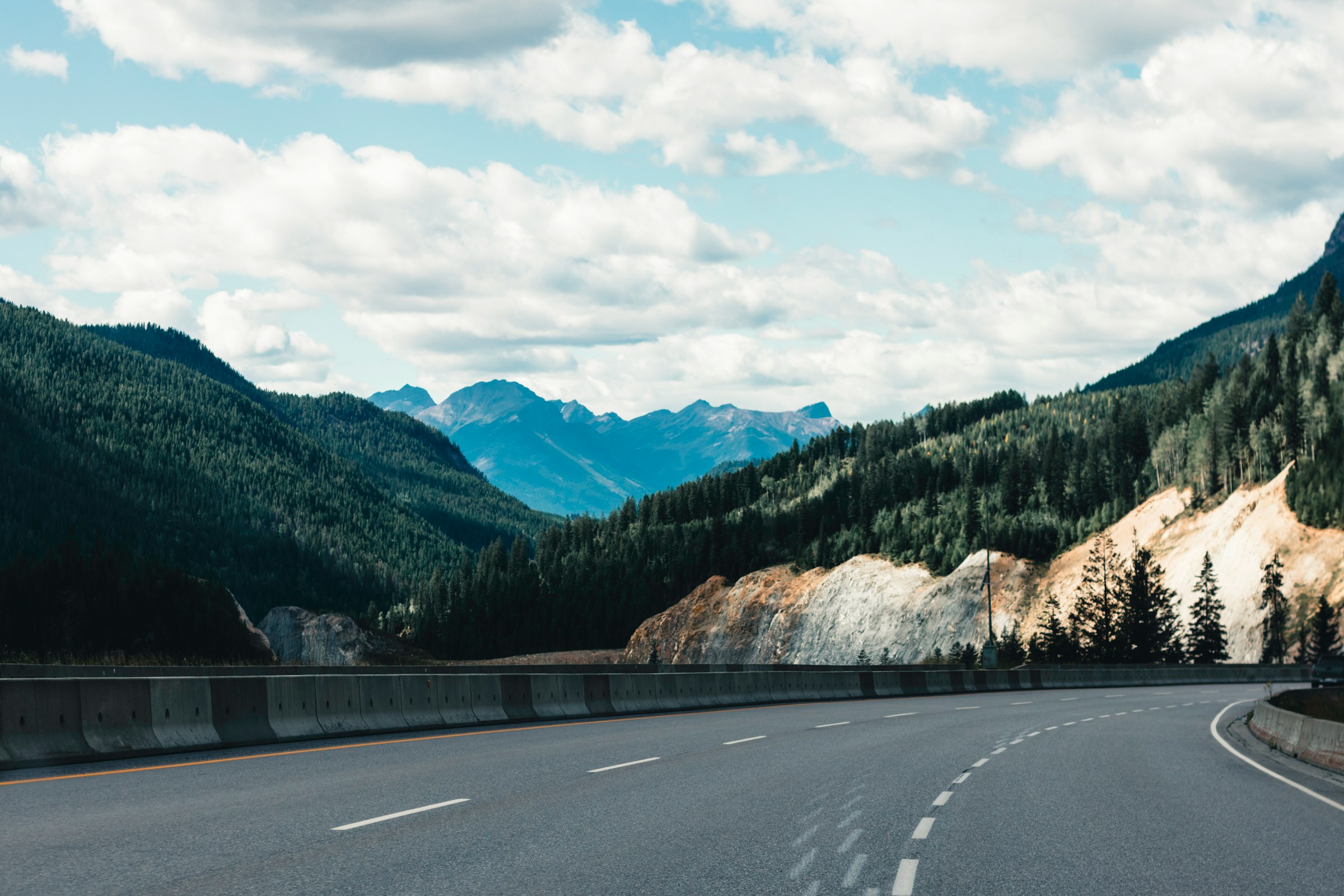 Wide Open Roads, Stronger Confidence: Responsible Driving Freedom in North Dakota