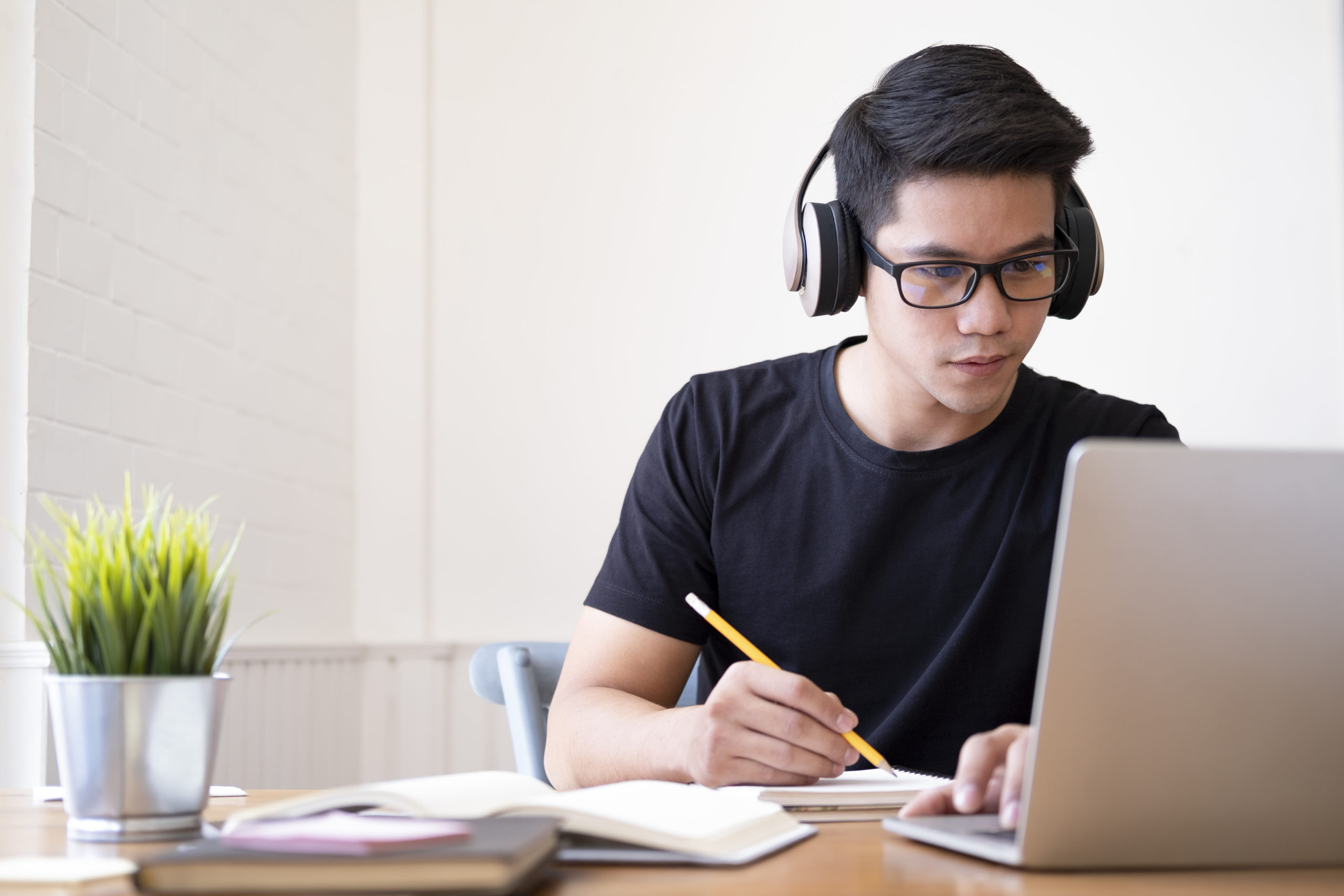 Why Illinois Adults Are Choosing Online Driver Education More Than Ever