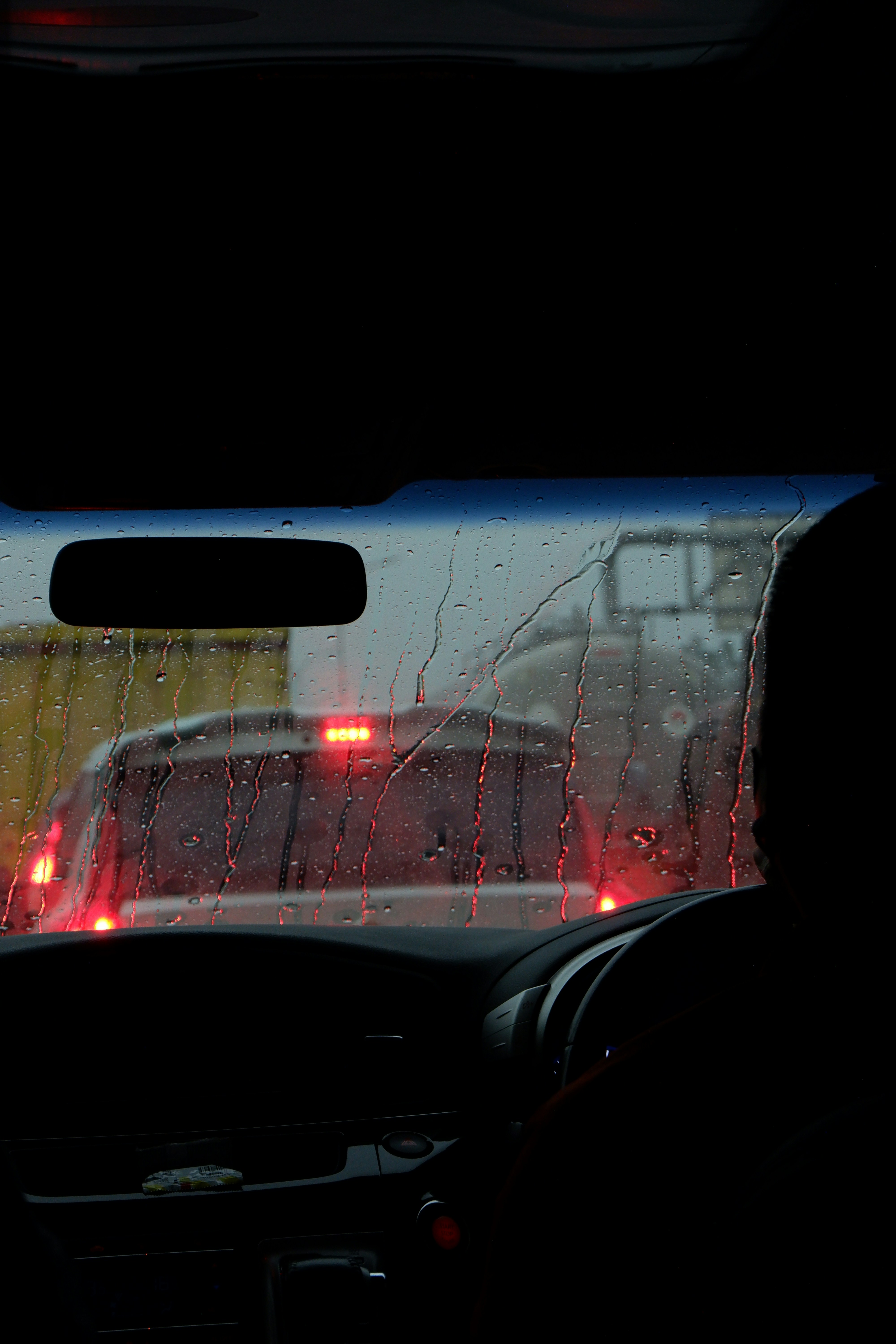 Stay Alert: Avoid Distracted Driving on Florida Roads
