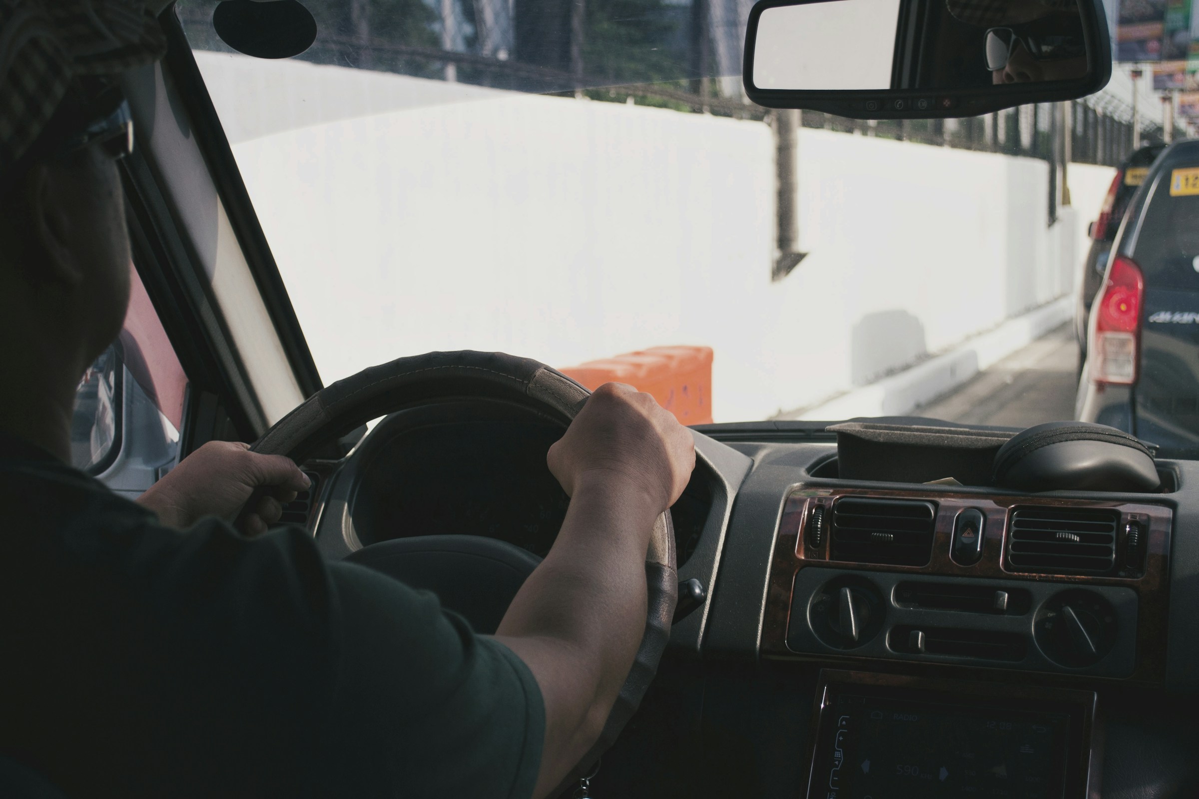 Staying Focused Behind the Wheel in California’s Fast Moving Traffic