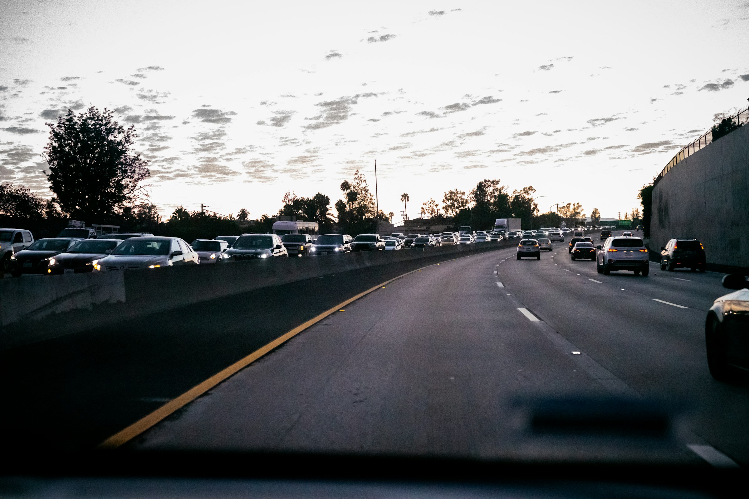 Stay Smooth in the Golden State, A California Driver’s Guide to Calm and Confident Driving