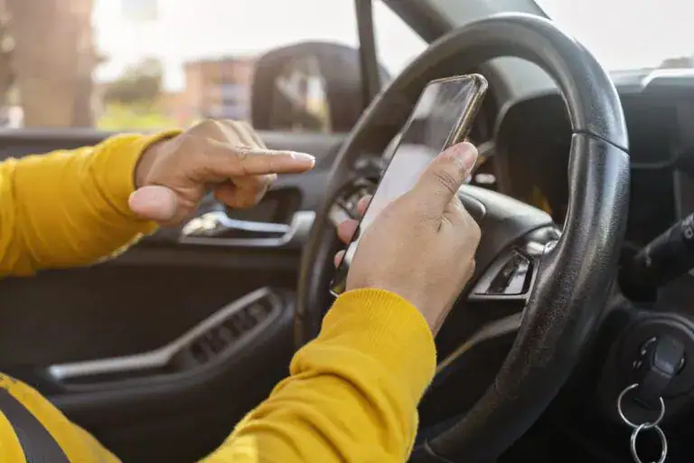 Stay Present Behind the Wheel: Avoiding Distracted Driving in Oregon