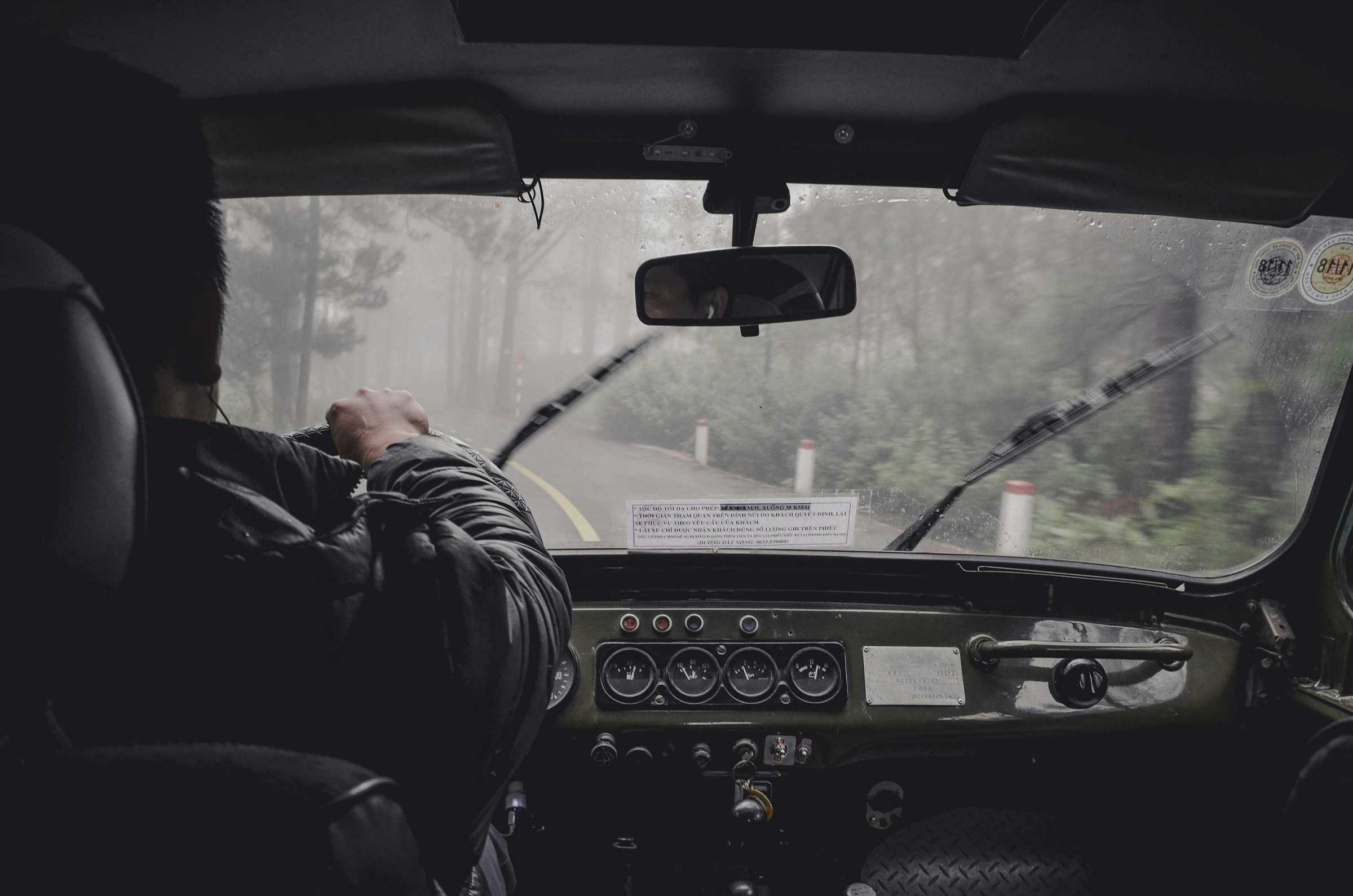 Staying Focused on Oregon Roads: Avoiding Distracted Driving