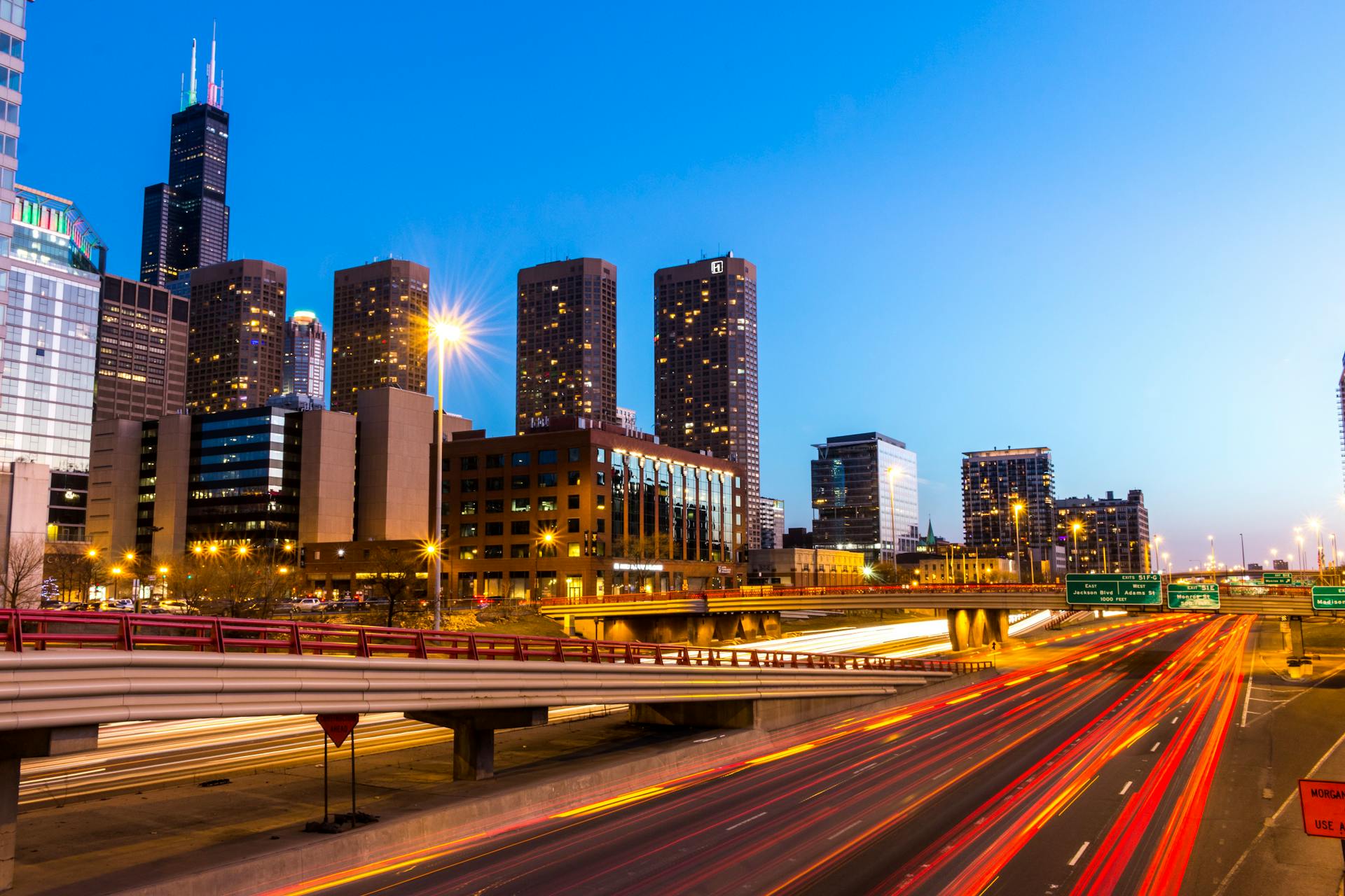 How Illinois Adults Can Gain Confidence Through Driver Education